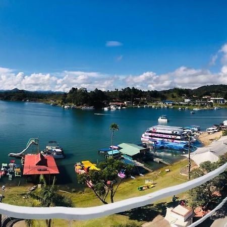 Aptos Vista Al Embalse, Frente Al Lago, Restaurantes, Bares Гуатапе Экстерьер фото